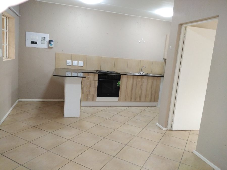 To Let  Bedroom Property for Rent in Van Der Hoff Park North West